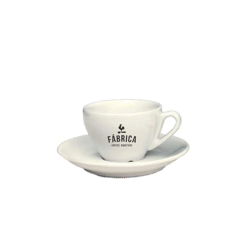 Chávena de café expresso com o logotipo da Fábrica
